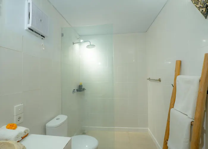 Insenja 4 Bedroom Private & Resto ベッド・アンド・ブレックファスト