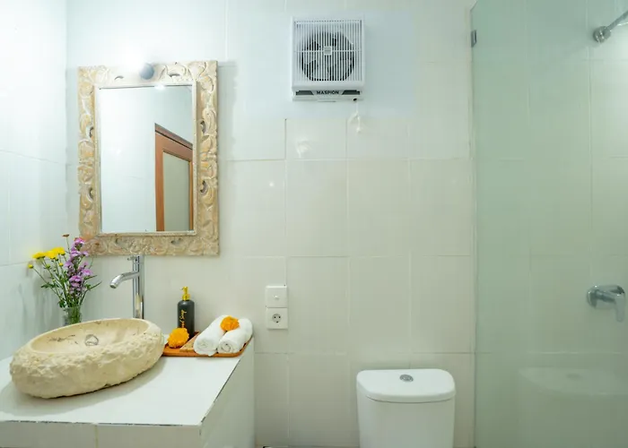 Insenja 4 Bedroom Private & Resto ベッド・アンド・ブレックファスト 4*
