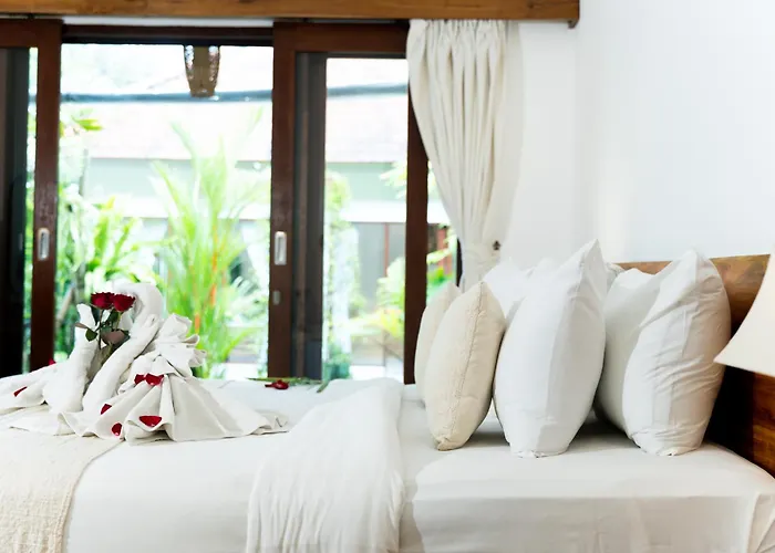 Insenja 4 Bedroom Private & Resto ベッド・アンド・ブレックファスト