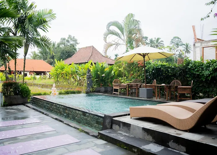 Insenja 4 Bedroom Private & Resto ウブド