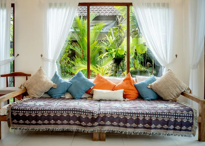 Insenja 4 Bedroom Private & Resto ベッド・アンド・ブレックファスト ウブド