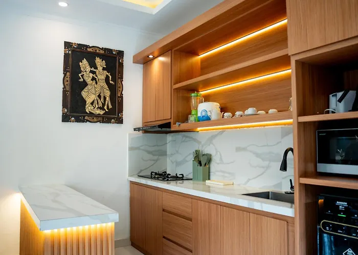 Insenja 4 Bedroom Private & Resto ベッド・アンド・ブレックファスト 4*