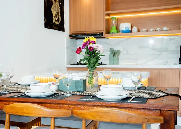 Insenja 4 Bedroom Private & Resto 4* ウブド