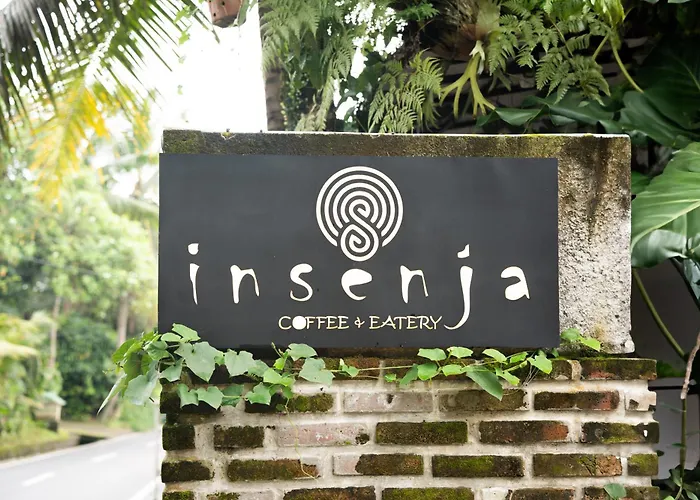 Insenja 4 Bedroom Private & Resto ベッド・アンド・ブレックファスト