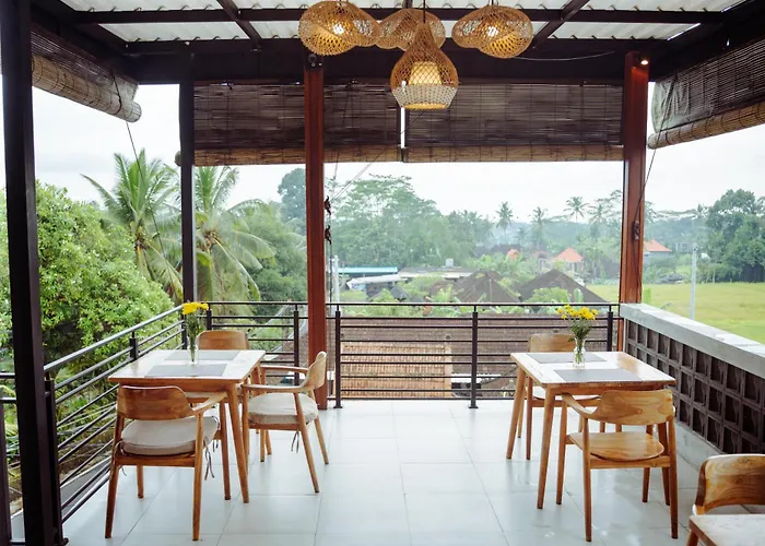 Insenja 4 Bedroom Private & Resto 4* ウブド