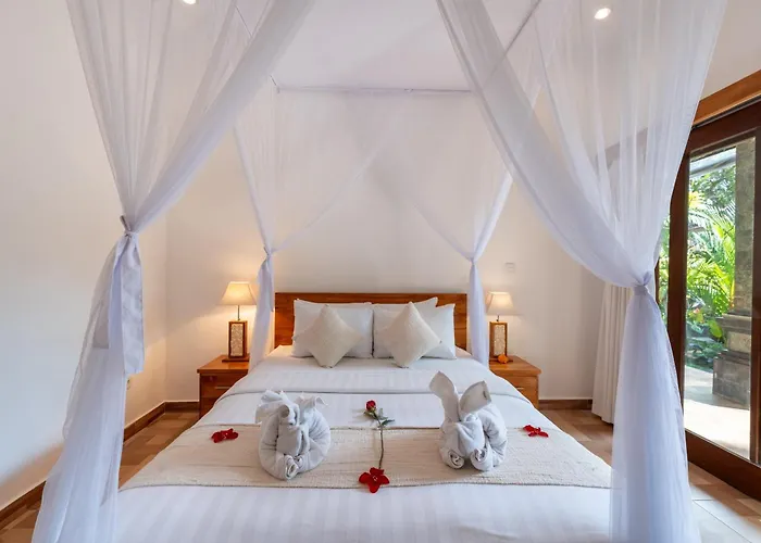 Insenja 4 Bedroom Private & Resto 4* ウブド