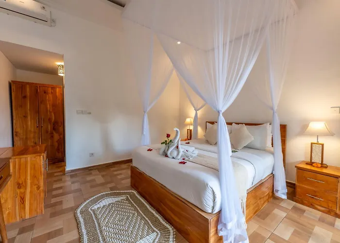 Insenja 4 Bedroom Private & Resto ベッド・アンド・ブレックファスト ウブド