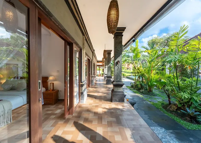 Insenja 4 Bedroom Private & Resto 4* ウブド