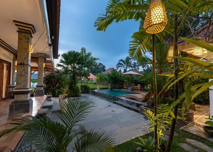 Insenja 4 Bedroom Private & Resto ベッド・アンド・ブレックファスト