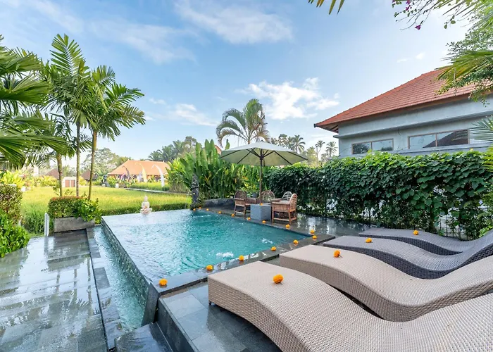 Insenja 4 Bedroom Private & Resto ベッド・アンド・ブレックファスト